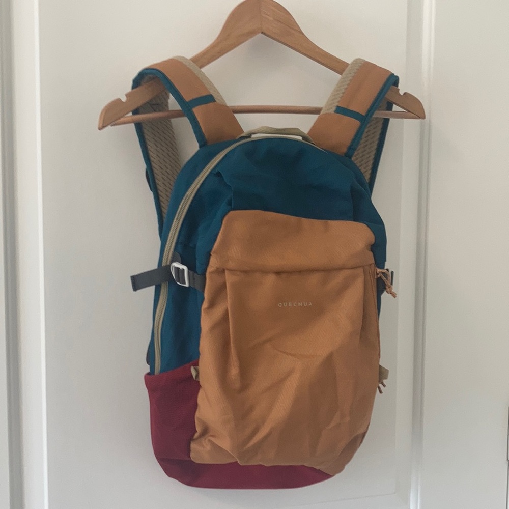 Quechua backpack 2O L with laptop sleeve